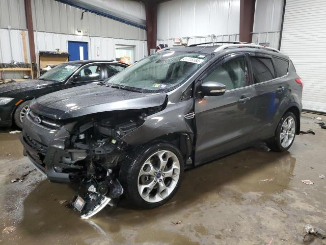 Ford Escape tit (2015)