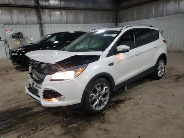 Ford Escape tit (2015)