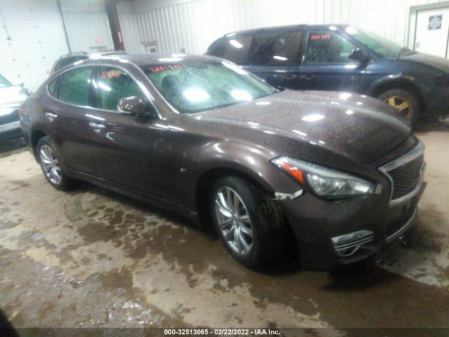 Infiniti Q70 (2015)