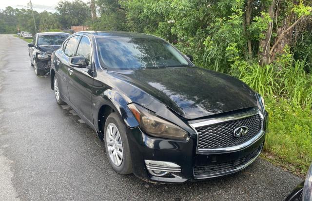 Infiniti Q70 (2015)