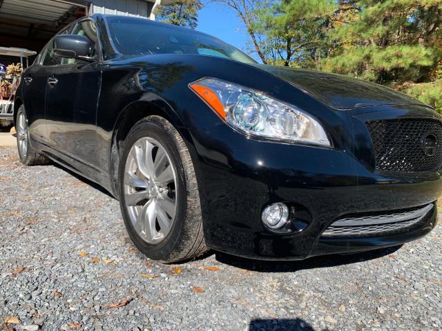 Infiniti Q70 (2014)