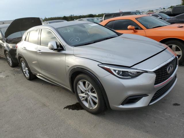 Infiniti Qx30 base (2018)