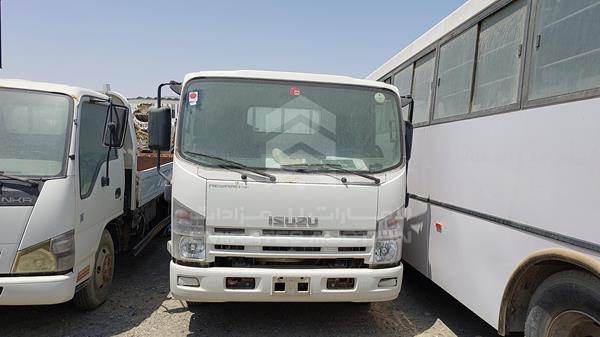 Isuzu Reward np (2016)