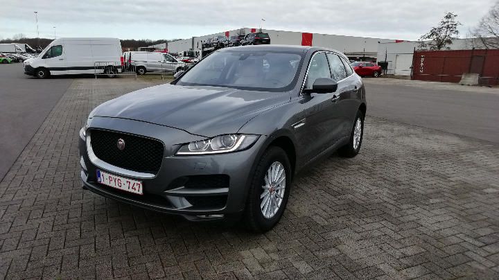 Jaguar F-pace suv (2016)