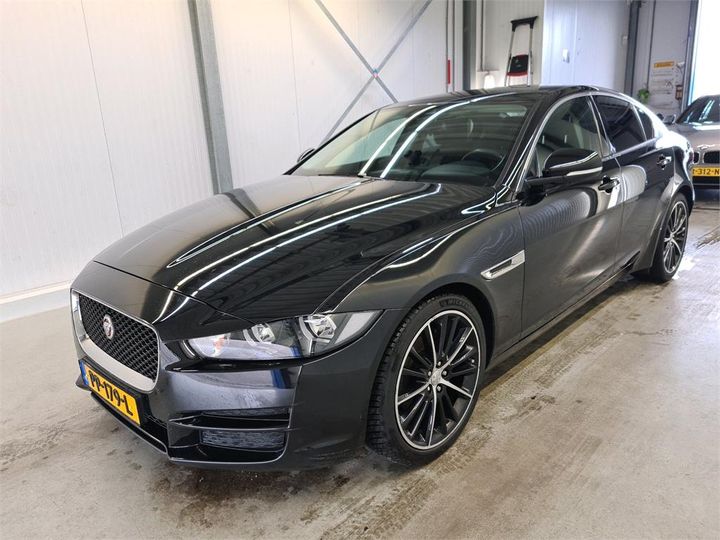 Jaguar Xe (2017)