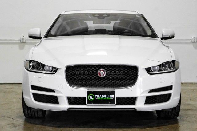 Jaguar Xe (2017)