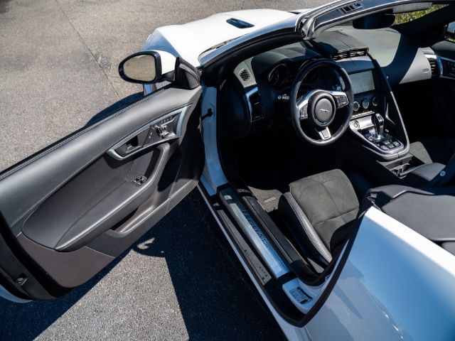 Jaguar F-type 2019