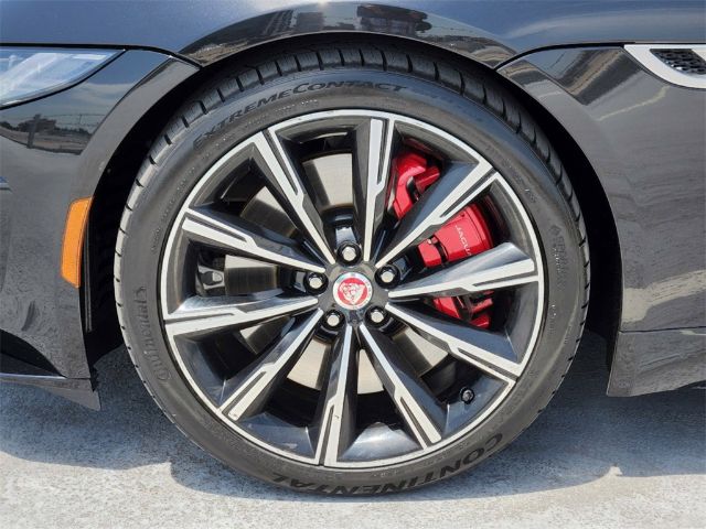 Jaguar F-type 2021