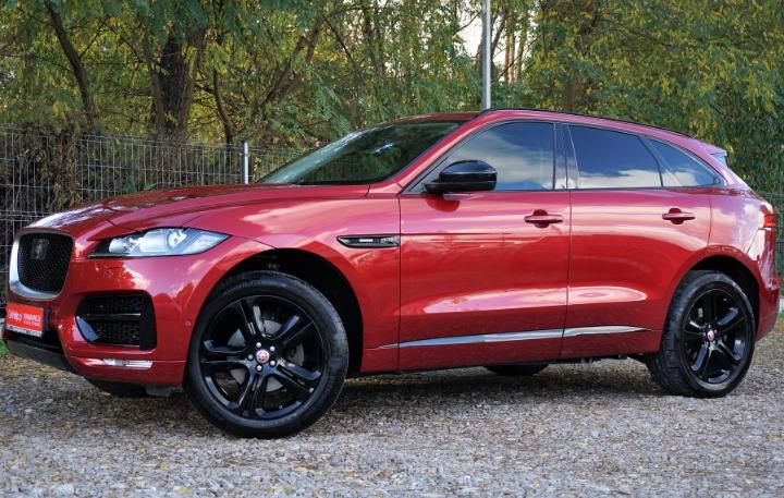 Jaguar F-pace suv (2016)