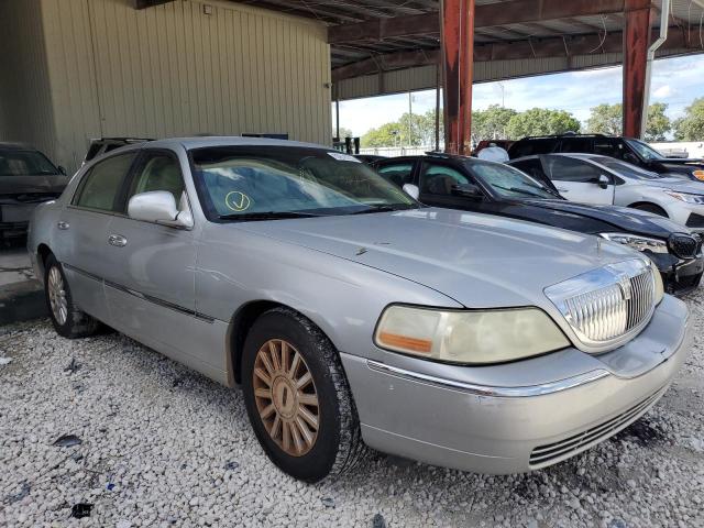 Lincoln Town car e (2004)