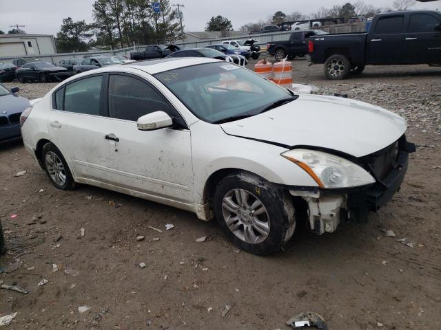 Nissan Altima bas (2010)