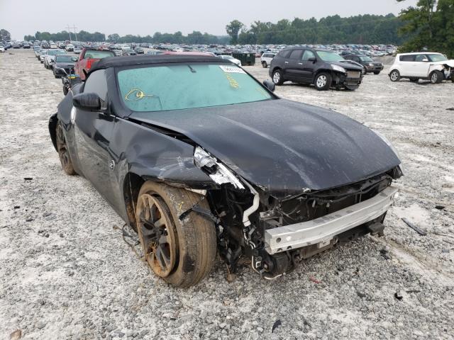 Nissan 370z base (2017)