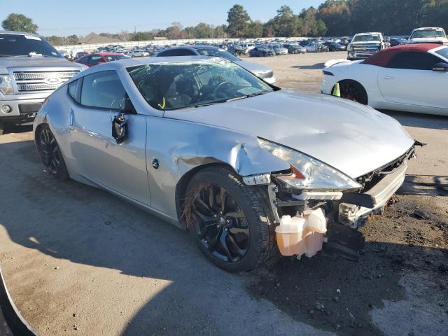 Nissan 370z base (2015)
