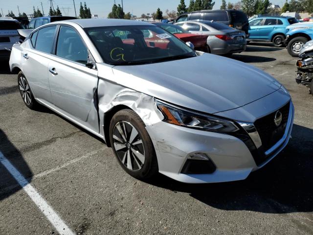 Nissan Altima sv (2022)