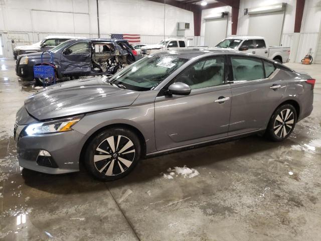 Nissan Altima sv (2021)