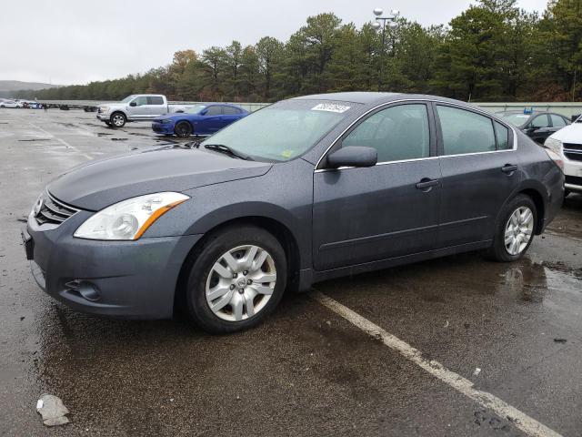 Nissan Altima bas (2010)