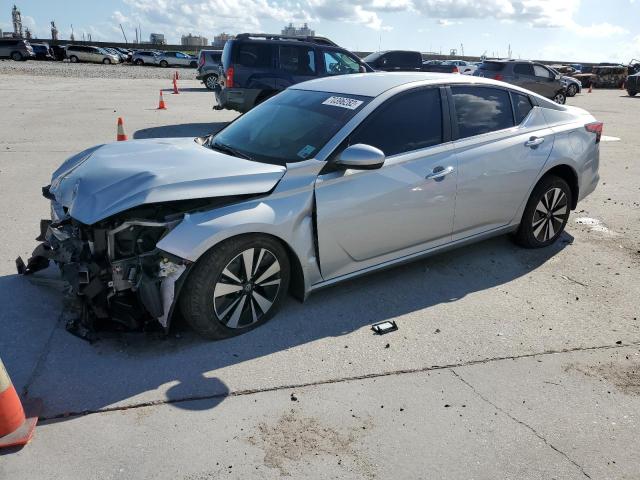 Nissan Altima sv (2021)