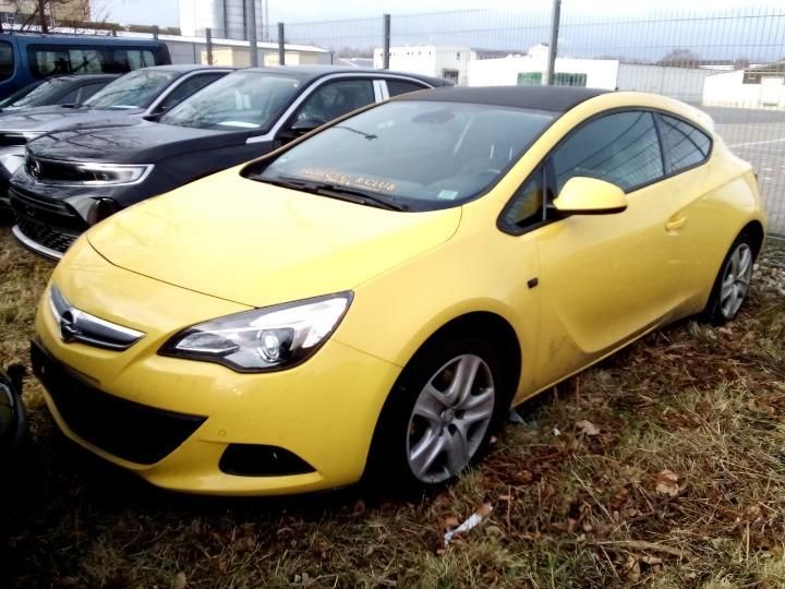 Opel Astra gtc (2011)