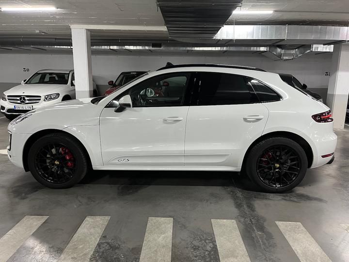 Porsche Macan suv (2017)