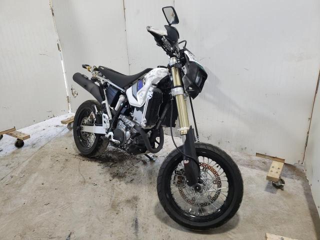 Suzuki Dr-z400 sm (2021)