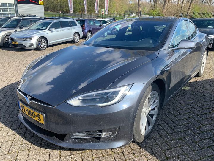 Tesla Model s (2017)