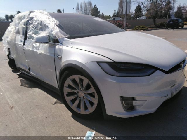 Tesla Model x (2020)