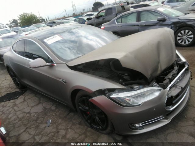 Tesla Model s (2015)