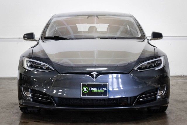Tesla Model s (2016)