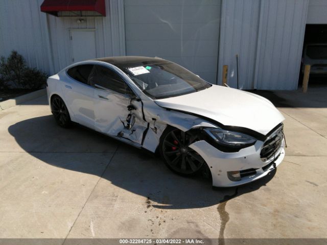 Tesla Model s (2015)
