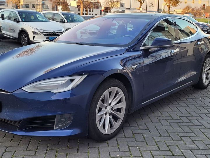 Tesla Model s (2017)