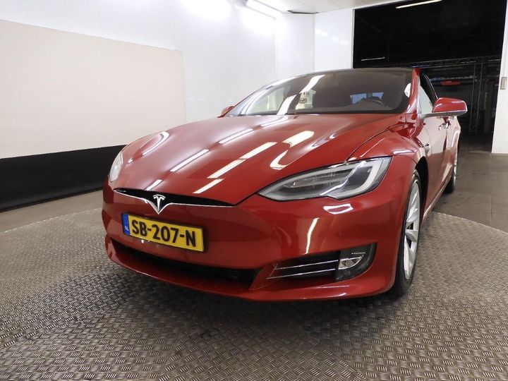 Tesla Model s (2018)