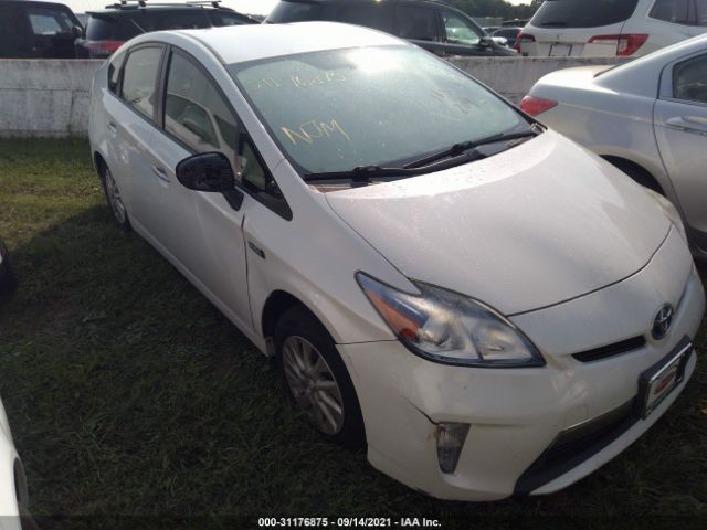 Toyota Prius plug-in (2014)
