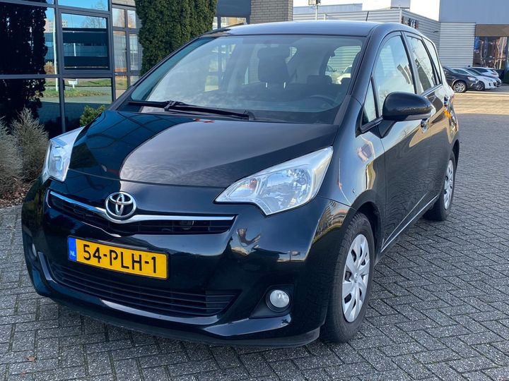 Toyota Verso-s (2011)