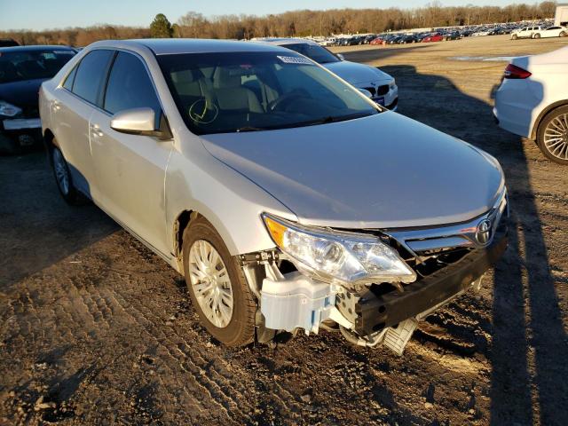 Toyota Camry base (2012)