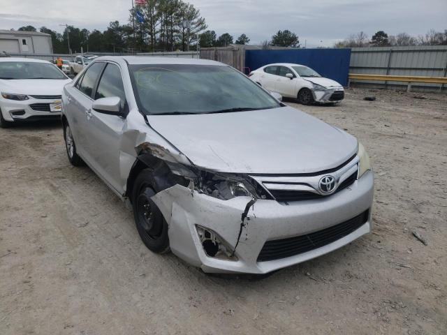 Toyota Camry base (2012)