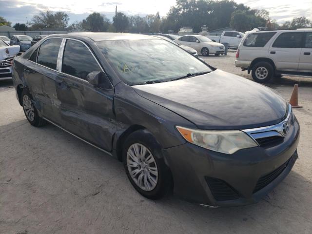 Toyota Camry base (2012)