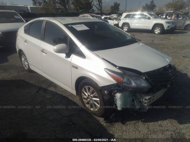 Toyota Prius plug-in (2014)