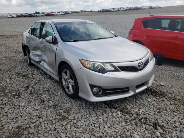Toyota Camry base (2012)
