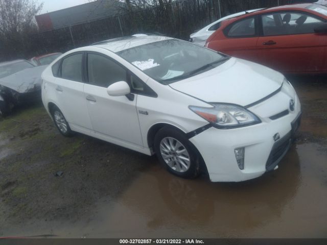 Toyota Prius plug-in (2014)