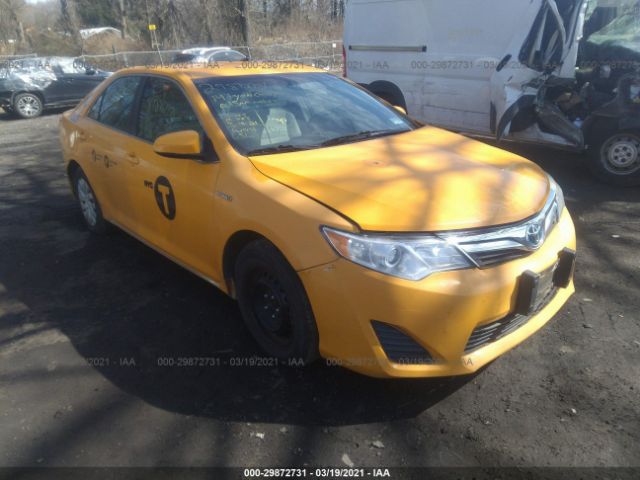 Toyota Camry hybrid (2014)