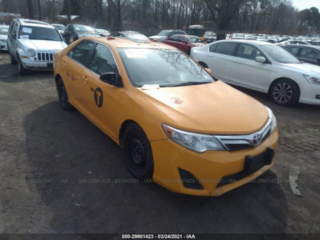 Toyota Camry hybrid (2014)