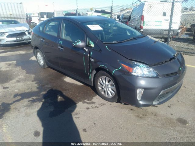 Toyota Prius plug-in (2014)