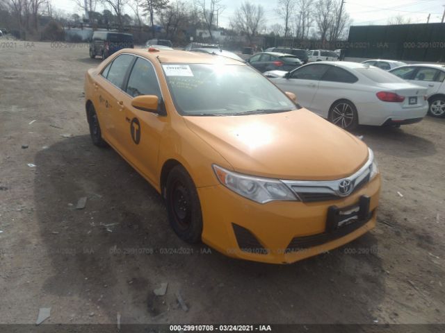 Toyota Camry hybrid (2014)