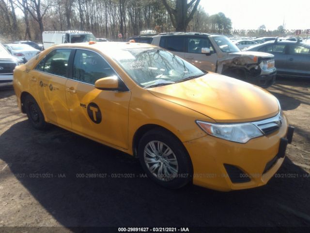 Toyota Camry hybrid (2014)