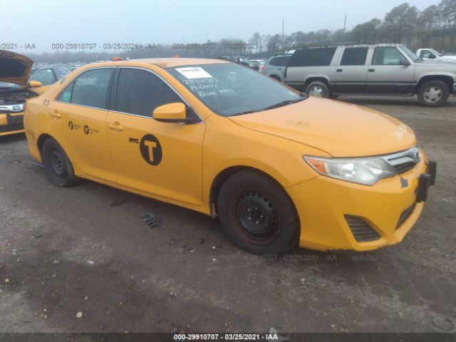 Toyota Camry hybrid (2014)