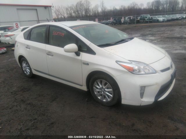 Toyota Prius plug-in (2014)