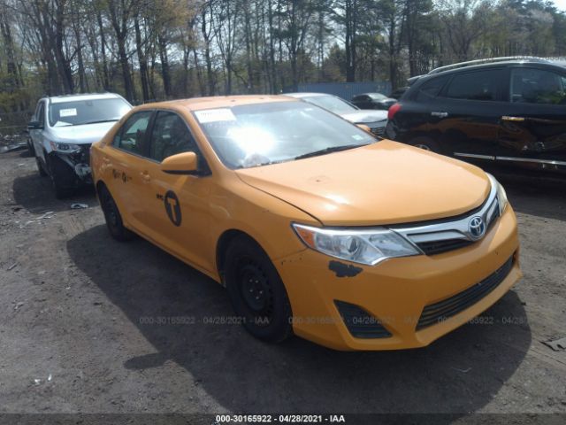 Toyota Camry hybrid (2014)