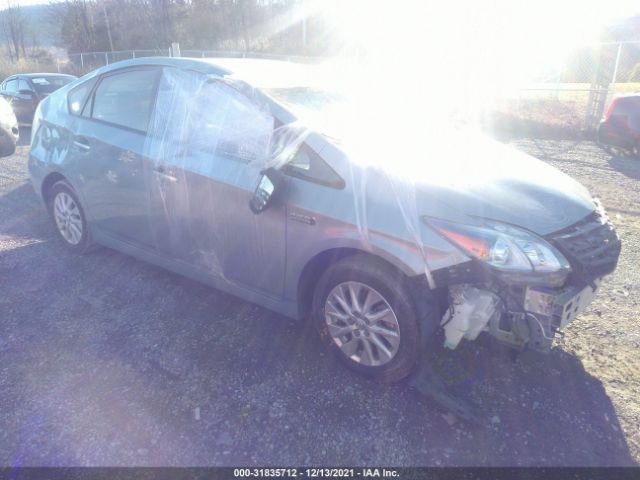 Toyota Prius plug-in (2014)