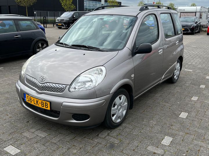 Toyota Yaris verso (2003)