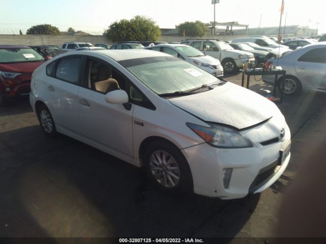 Toyota Prius plug-in (2014)